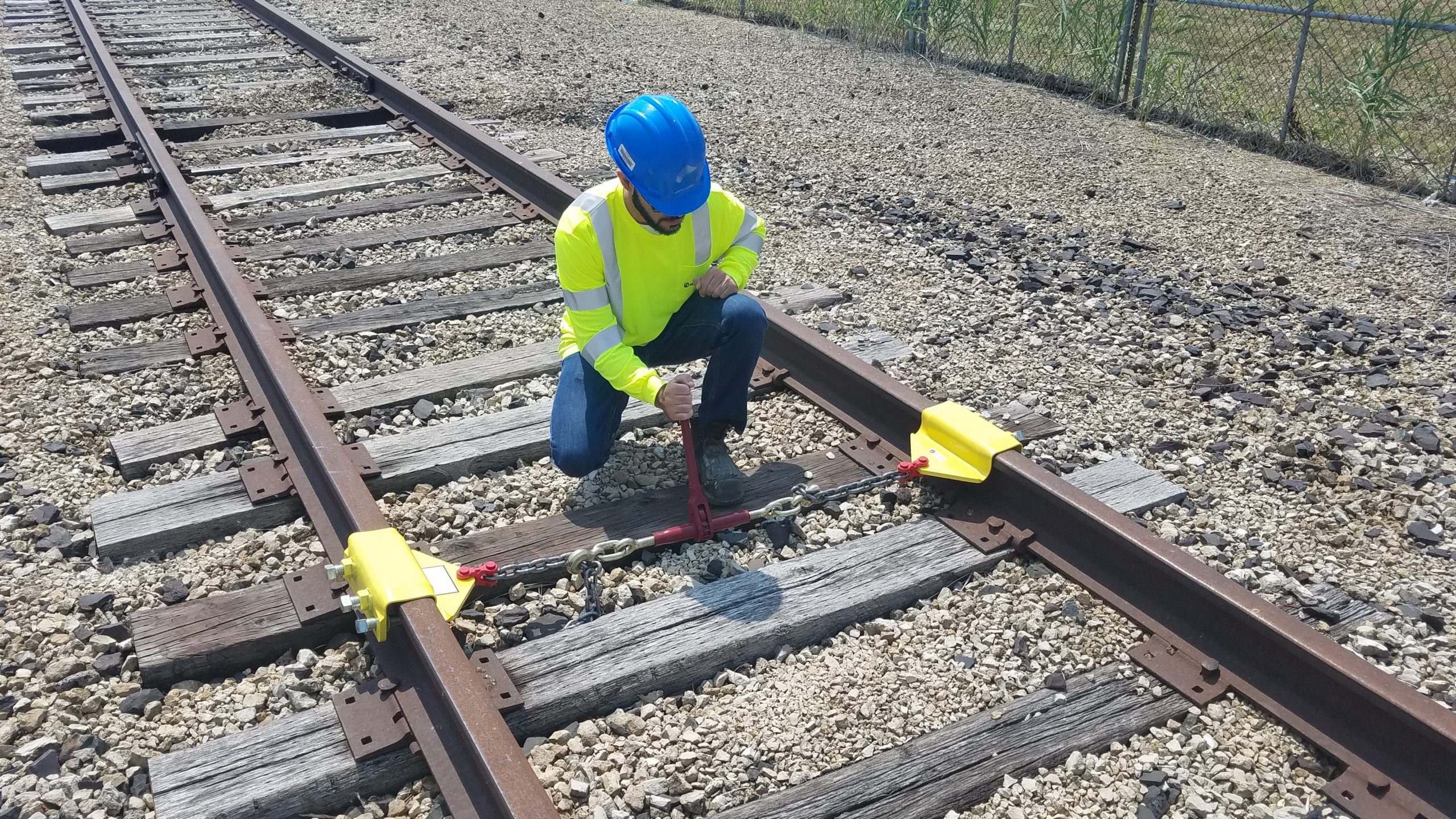 Rail Pull (Derail Repair) Gauger